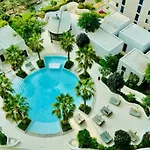 Bright Studio With Pool Views At Hameni Tower, Jvc